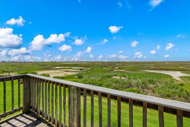 2811 Blue Water Highway, Surfside Beach, TX 77541
