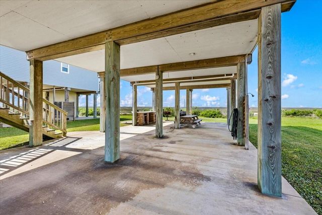 2811 Blue Water Highway, Surfside Beach, TX 77541