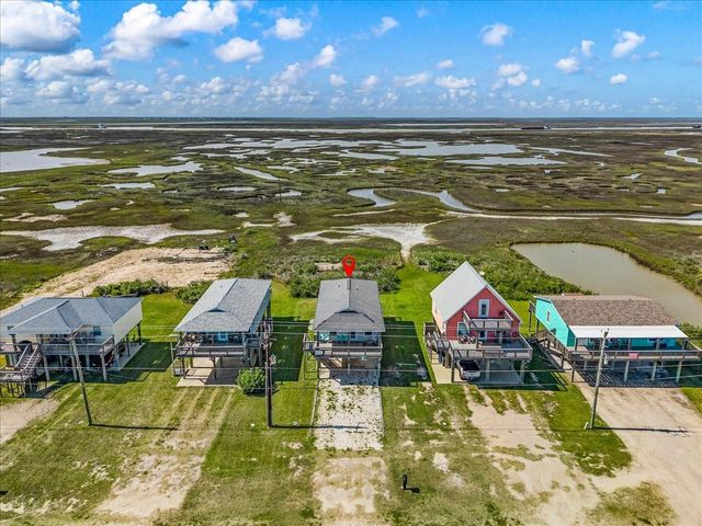 2811 Blue Water Highway, Surfside Beach, TX 77541