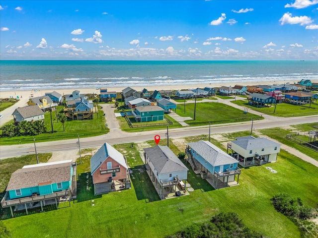 2811 Blue Water Highway, Surfside Beach, TX 77541
