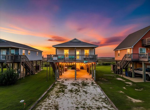 2811 Blue Water Highway, Surfside Beach, TX 77541