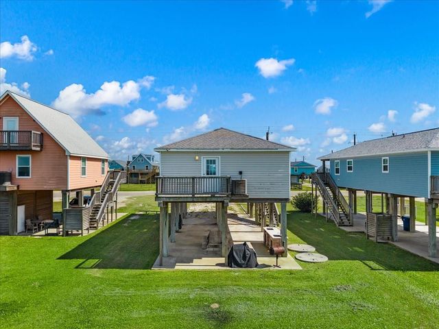 2811 Blue Water Highway, Surfside Beach, TX 77541