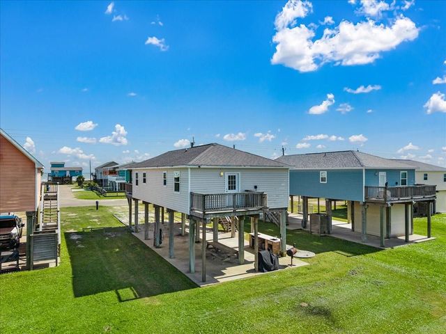 2811 Blue Water Highway, Surfside Beach, TX 77541