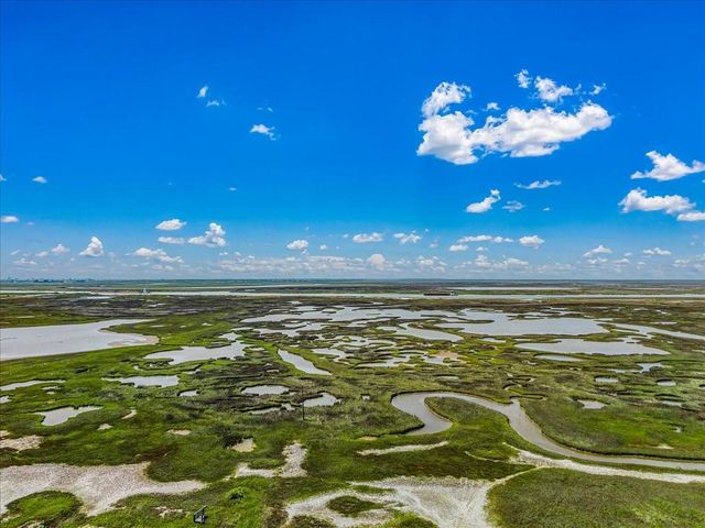 2811 Blue Water Highway, Surfside Beach, TX 77541