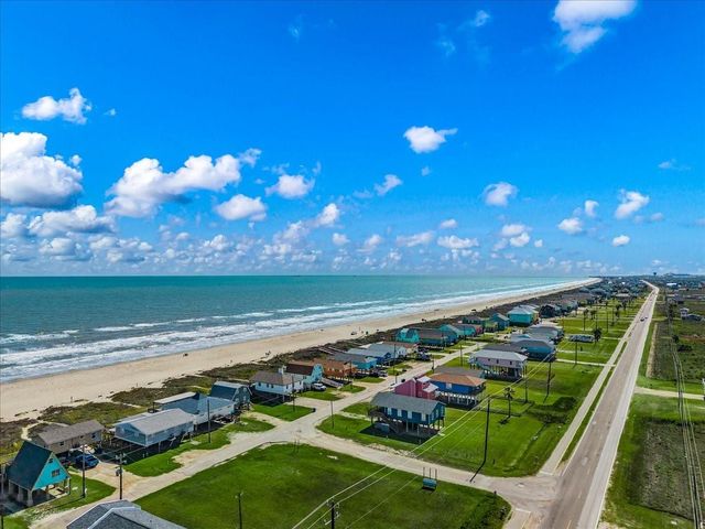 2811 Blue Water Highway, Surfside Beach, TX 77541