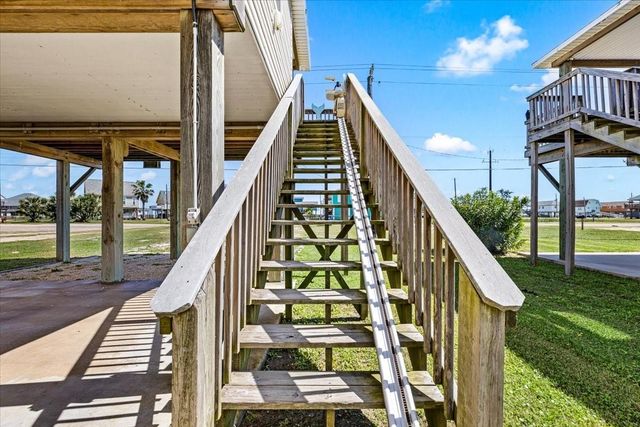 2811 Blue Water Highway, Surfside Beach, TX 77541