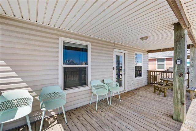 2811 Blue Water Highway, Surfside Beach, TX 77541