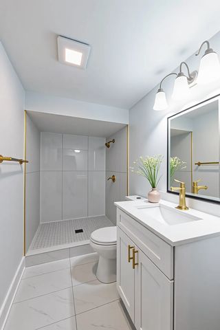 4044 W Kamerling Avenue, Chicago, IL 60651