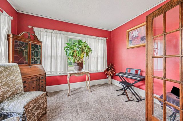 2678 8th Avenue E, North Saint Paul, MN 55109