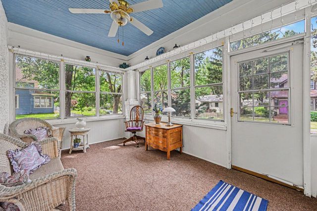 2678 8th Avenue E, North Saint Paul, MN 55109