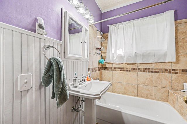 2678 8th Avenue E, North Saint Paul, MN 55109