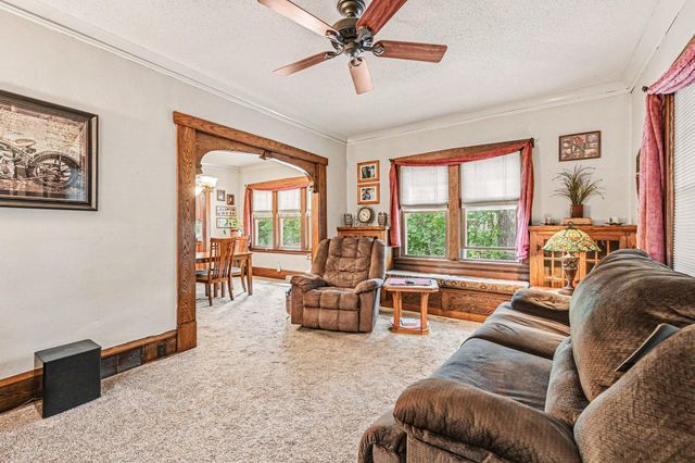 2678 8th Avenue E, North Saint Paul, MN 55109