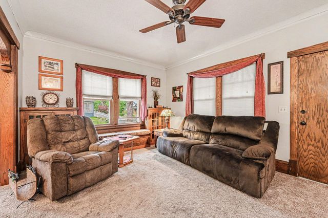 2678 8th Avenue E, North Saint Paul, MN 55109