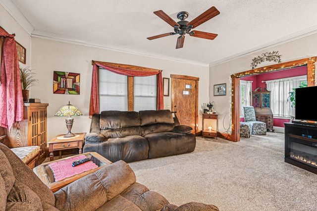 2678 8th Avenue E, North Saint Paul, MN 55109