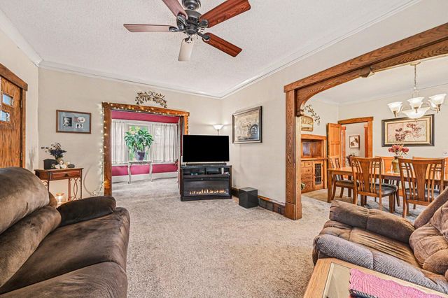 2678 8th Avenue E, North Saint Paul, MN 55109