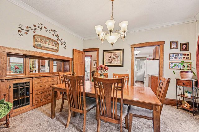 2678 8th Avenue E, North Saint Paul, MN 55109