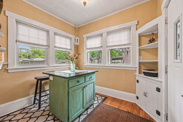 2678 8th Avenue E, North Saint Paul, MN 55109
