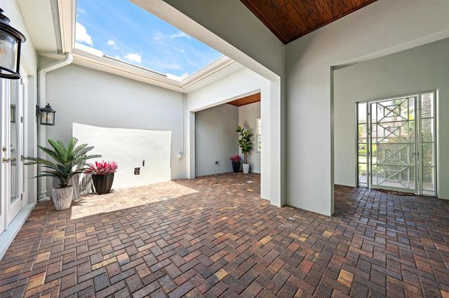 8176 SE Red Root Way, Jupiter, FL 33458