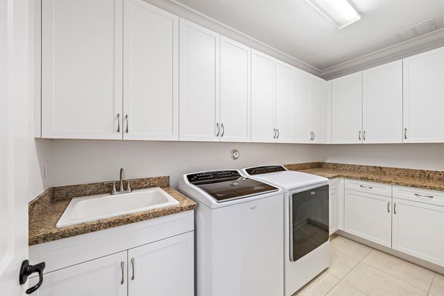 8176 SE Red Root Way, Jupiter, FL 33458