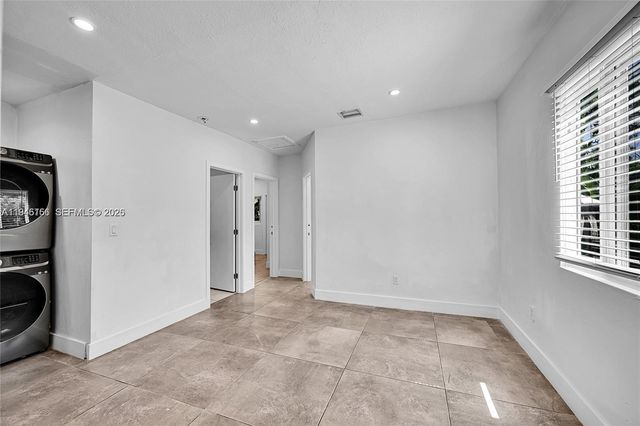 21 NE 48th St 21, Miami, FL 33137