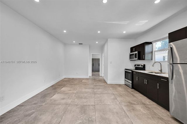 21 NE 48th St 21, Miami, FL 33137