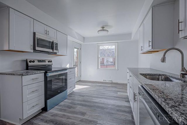 3553 Edgeview Drive, Cincinnati, OH 45213