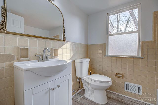 3553 Edgeview Drive, Cincinnati, OH 45213