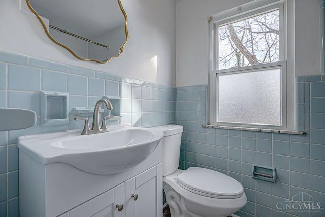 3553 Edgeview Drive, Cincinnati, OH 45213