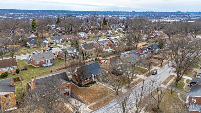 3553 Edgeview Drive, Cincinnati, OH 45213