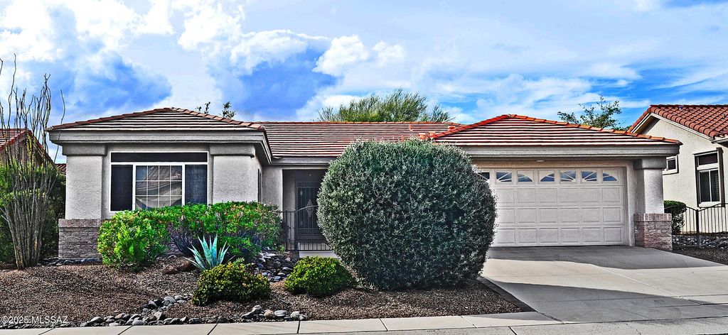 14035 N Biltmore Drive, Oro Valley, AZ 85755