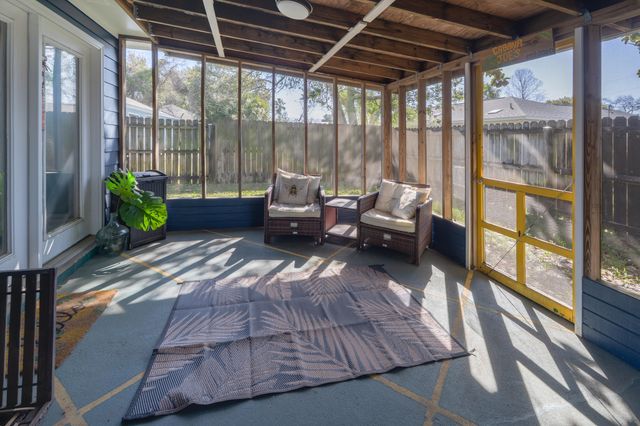 301 Primrose Circle, Destin, FL 32541