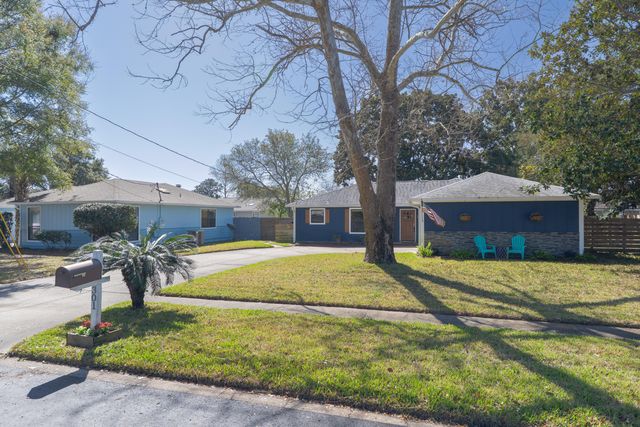 301 Primrose Circle, Destin, FL 32541