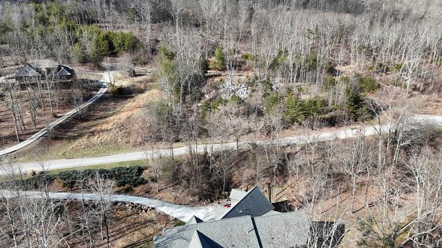 935 Bluff Ledge Trail, Hixson, TN 37343