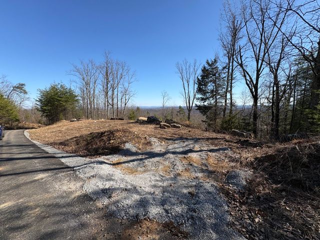 935 Bluff Ledge Trail, Hixson, TN 37343