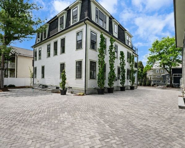 12-2 Corinthian Rd 2, Somerville, MA 02144