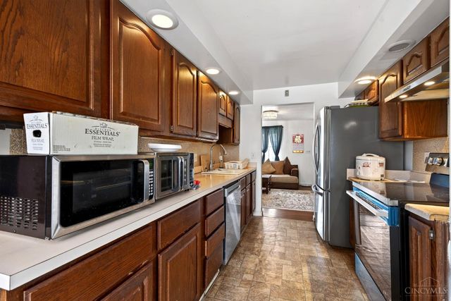 9007 Rolling Lane, Sycamore Twp, OH 45236