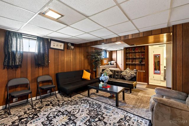 9007 Rolling Lane, Sycamore Twp, OH 45236