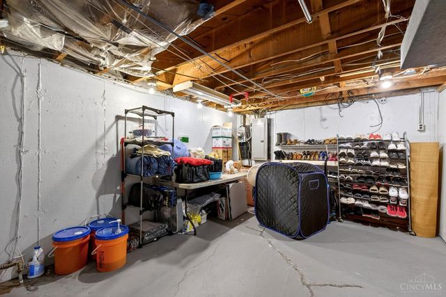 9007 Rolling Lane, Sycamore Twp, OH 45236