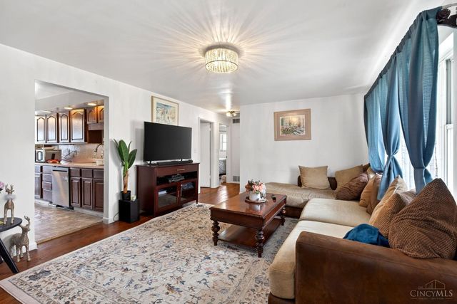 9007 Rolling Lane, Sycamore Twp, OH 45236