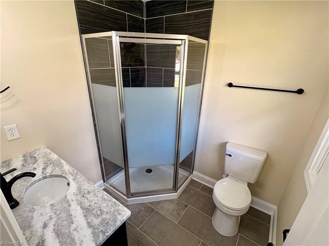 118 Lakeview Circle, Thomasville, NC 27360