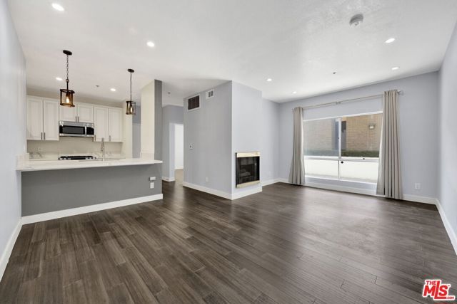 156 S Oak Knoll Avenue 101, Pasadena, CA 91101