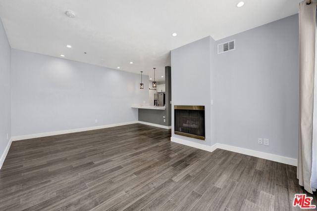 156 S Oak Knoll Avenue 101, Pasadena, CA 91101