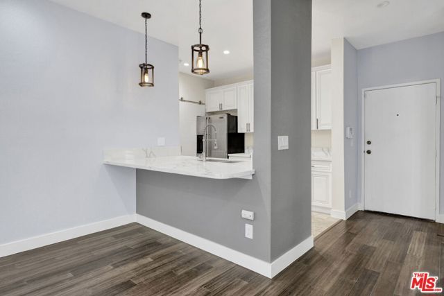 156 S Oak Knoll Avenue 101, Pasadena, CA 91101