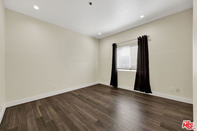 156 S Oak Knoll Avenue 101, Pasadena, CA 91101