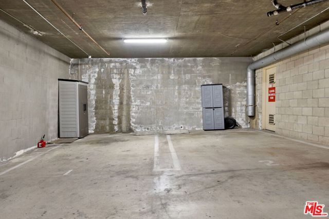 156 S Oak Knoll Avenue 101, Pasadena, CA 91101