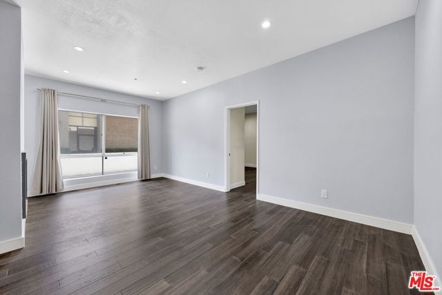 156 S Oak Knoll Avenue 101, Pasadena, CA 91101