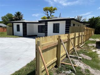 2514 NW 4th St, Pompano Beach, FL 33069