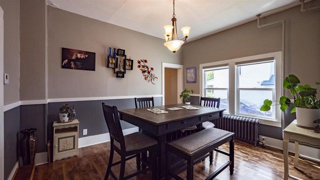 510 S DIVISION STREET, Waupaca, WI 54981