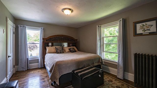 510 S DIVISION STREET, Waupaca, WI 54981