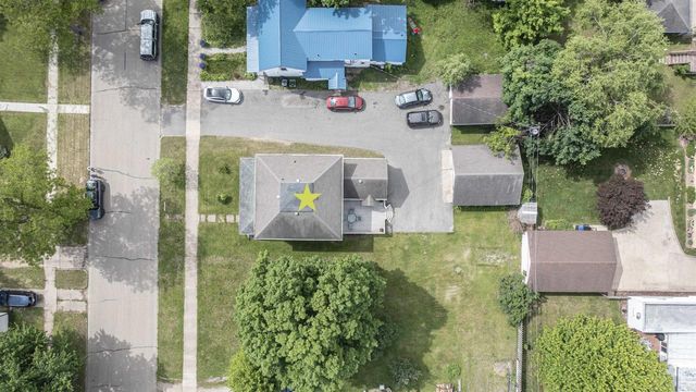510 S DIVISION STREET, Waupaca, WI 54981